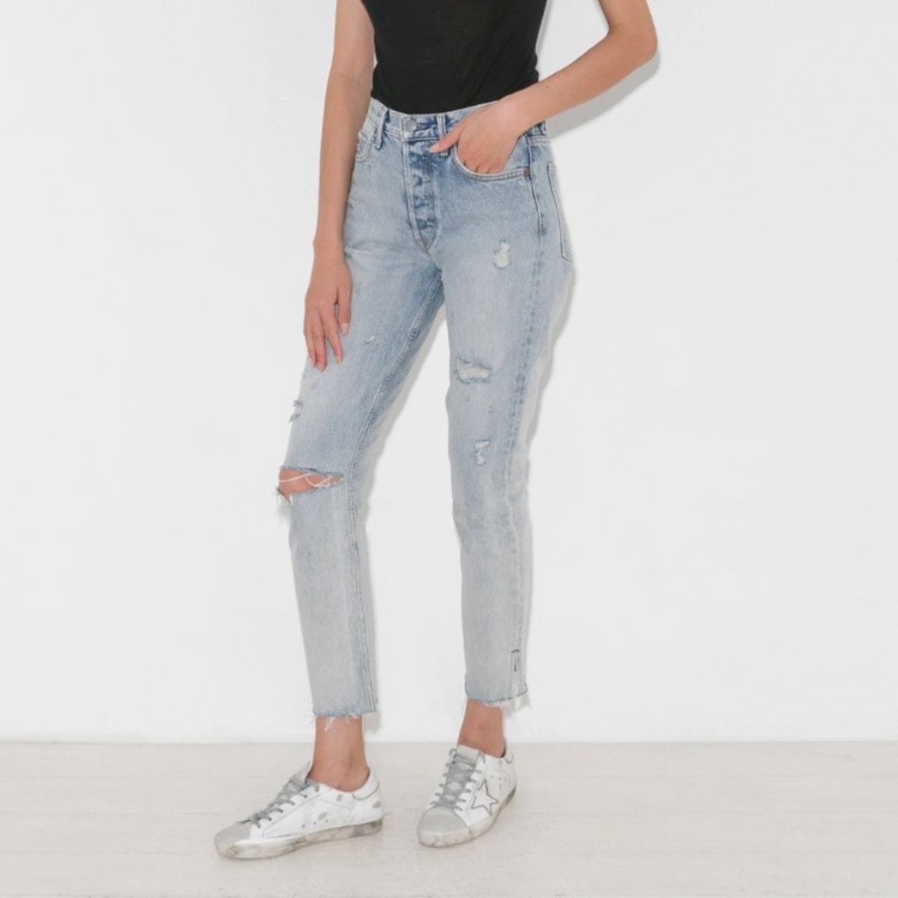 GRLFRND jeans in style “Karolina”.